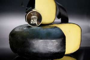 Parmalat’s Mature Gouda (10 months) made especially for Woolworths wore the crown at the 2017 SA Dairy Product of the Year at the Agri-Expo Qualité Awards Gala