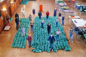Stellenbosch Chefs unite for soup kitchen