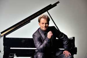 Charl du Plessis - versatile pianist: Interview