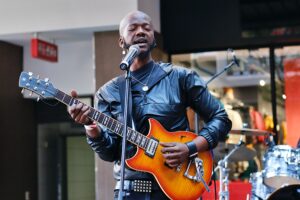Guitarist Sifiso Atomza opens the 2023 edition of Fête de la Musique.