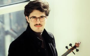 Viola player Eike Coetzee back in SA