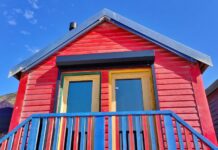Muizenberg Beach Hut Sauna gets hot! Muizenberg Beach Hut gets hot!
