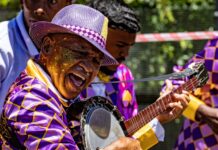 A Mountain Divides: Celebrating the Kaapse Klopse A Mountain Divides: Celebrating the Kaapse Klopse