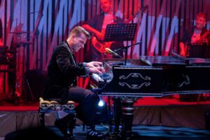 Key Change - My Favourite Pianists
