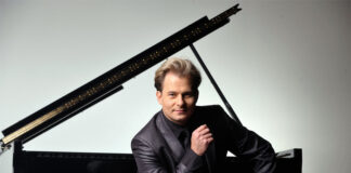 Charl du Plessis appears in CPO’s first Summer Symphonies concert of the season Charl Du Plessis piano